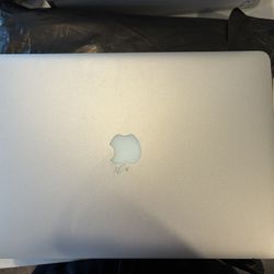 2015 Macbook Pro 15” Quad Core i7, 16ram, 256gb, And New Battery 