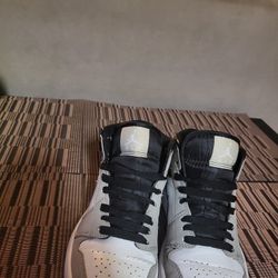 Jordan 1's Grey, Black, White