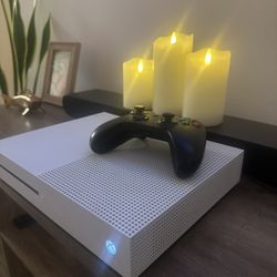 Xbox One S - Controller, Power Cable, HDMI Included