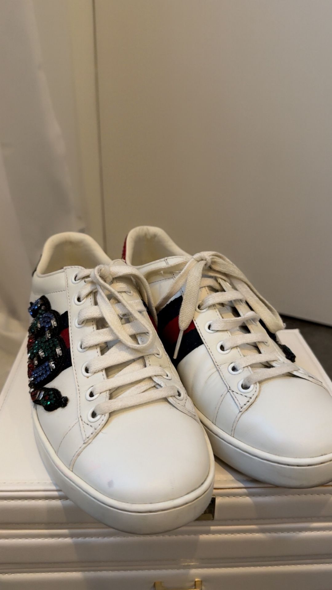 Gucci White Sneakers with Snake Crystal Embellishments Low Top