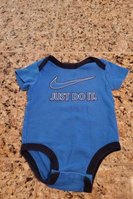 Nike Baby Boy's Onesie Size 0-6 Months 