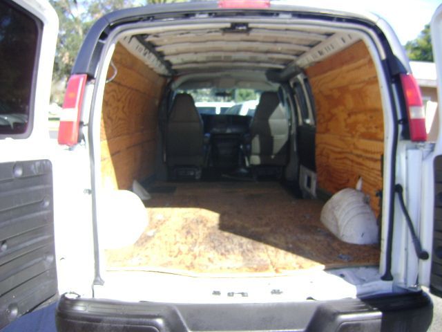 2005 Chevrolet Express for Sale in Corona, CA - OfferUp