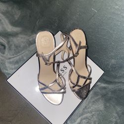 Guess Scrappy Platform Pumps