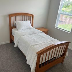 Wooden Twin Bed Frame with Mattress 