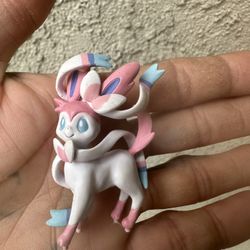 Pokémon Sylveon Toy