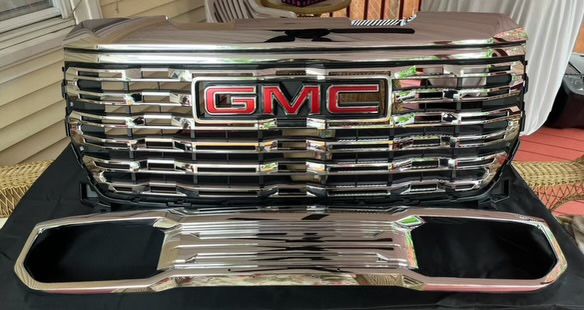 2023 GMC Denali 1500… Grill Top & Bottom