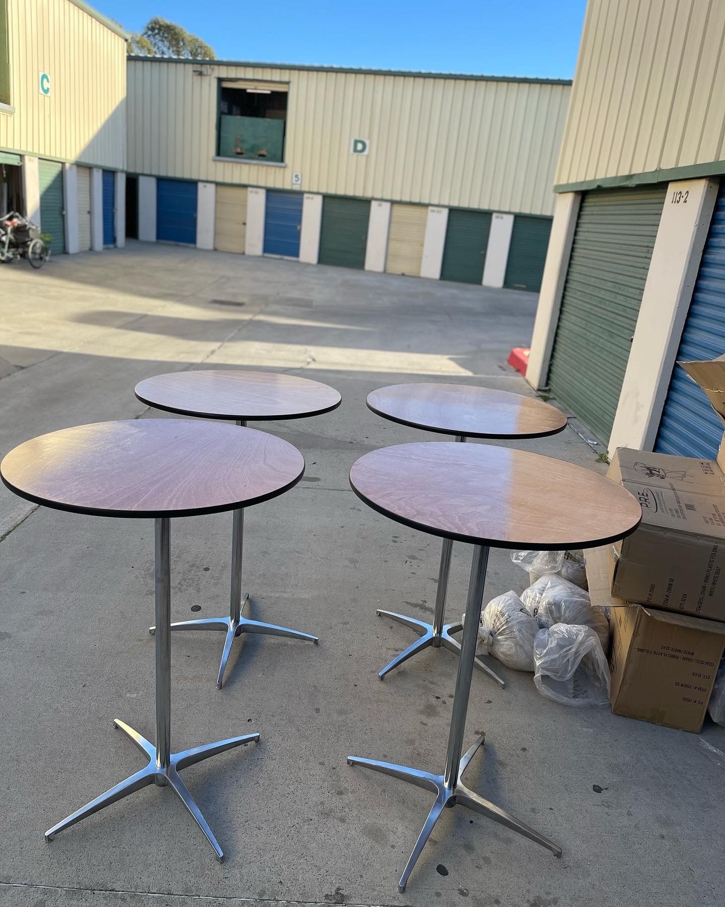 Belly Bar Tables 🎈Book For Your Next Event 🍿