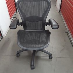 HERMAN MILLER AERON CHAIRS SIZE A, B AND C FULLY LOADED 