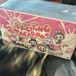 Monsters Exciting Macaron