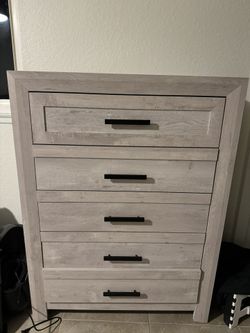 Dresser 5 Drawers
