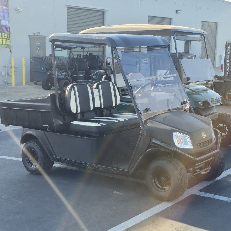 2013 Cushman Hauler 1000 2-Passenger Non-Lifted 48-Volt Golf Cart