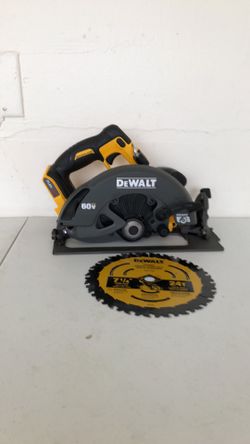 DEWALT FLEXVOLT 60-Volt MAX 7-1/4 in. Cordless Brushless Circular Saw (Tool-Only)