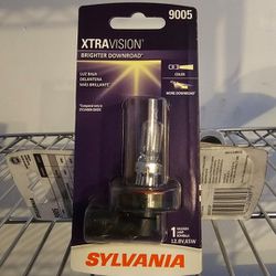 SYLVANIA - 9005 XtraVision - High Performance Halogen Headlight Bulb