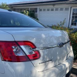 2012 Ford Taurus Sedan