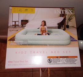 Blow up bed with pump