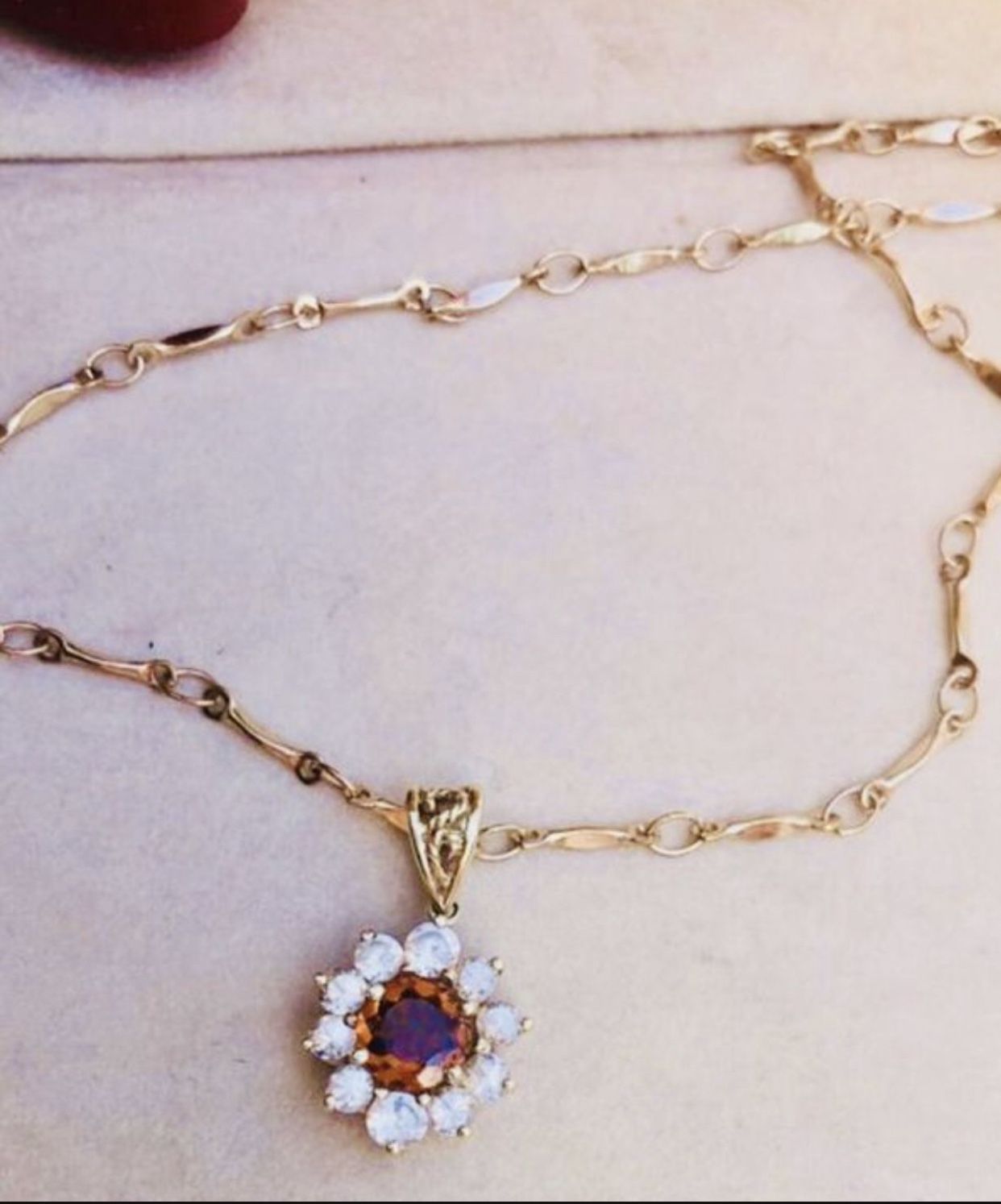 intage Real Gold Garnet Diamond Flower Pendant Necklace