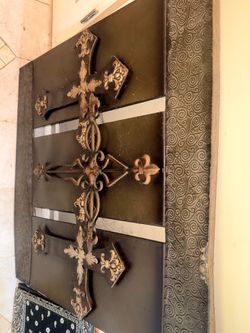 Cross wall decor