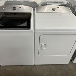 Kenmore Washer And Kenmore Eléctric Dryer 
