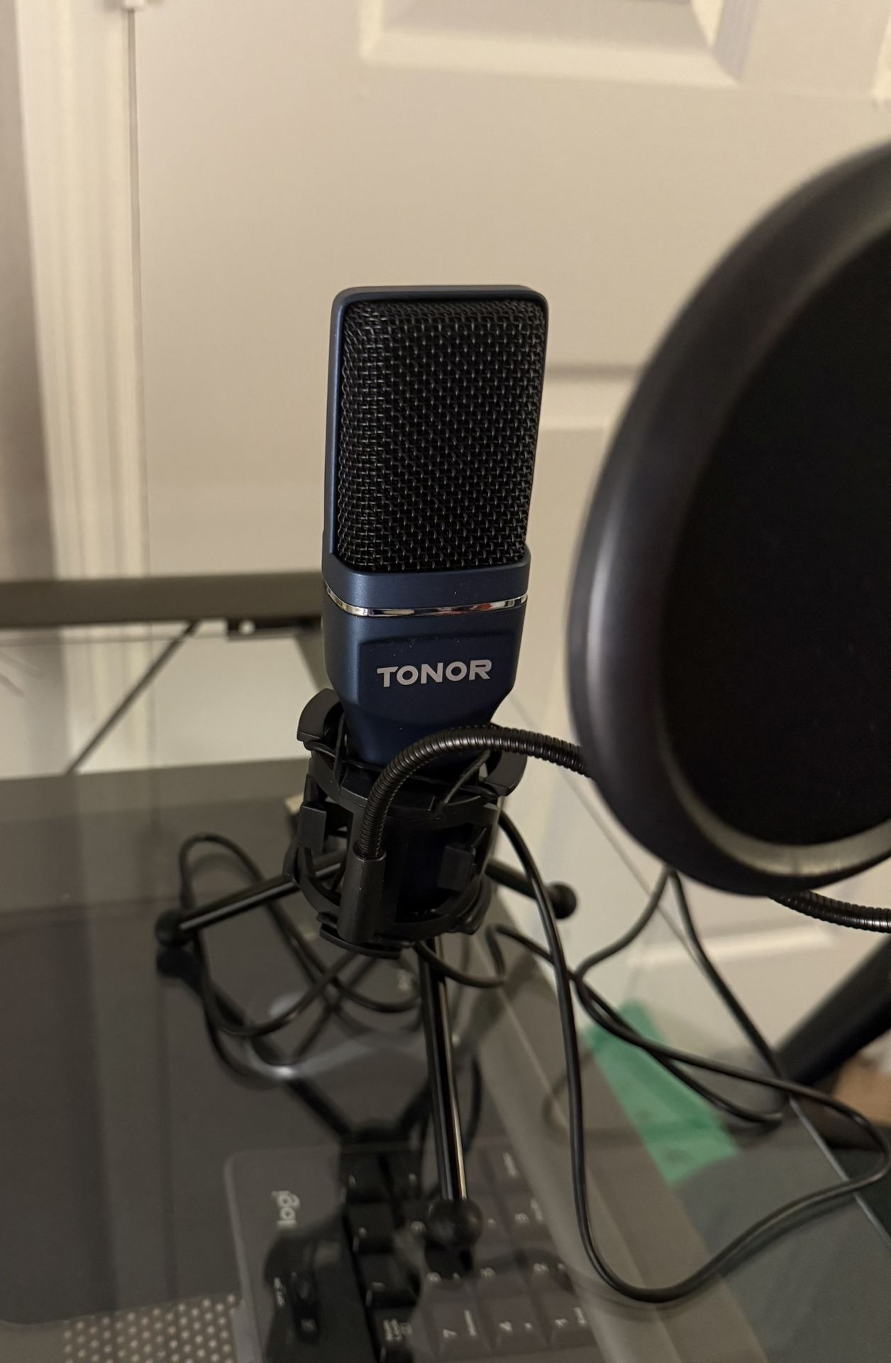 USB microphone (Tonor TC-777)
