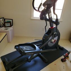 Schwinn 470 Elliptical Black