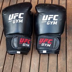 UFC Gloves. 6oz