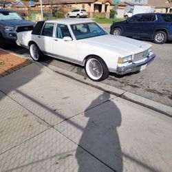 1990 And 1/2 BOX CHEVY CAPRICE CLASSIS LS BROUGHAM