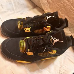 Air Jordan 4 Retro Thunder