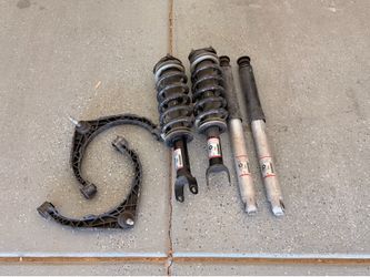 2022 dodge ram suspension -lug wrench -trailer hitch ball- floor jack
