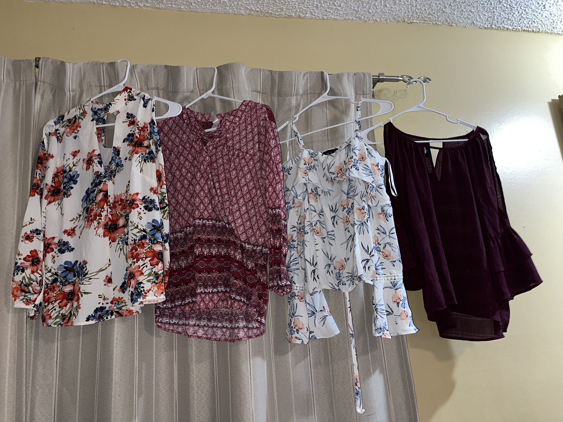 Women’s Long Sleeve Size Medium 