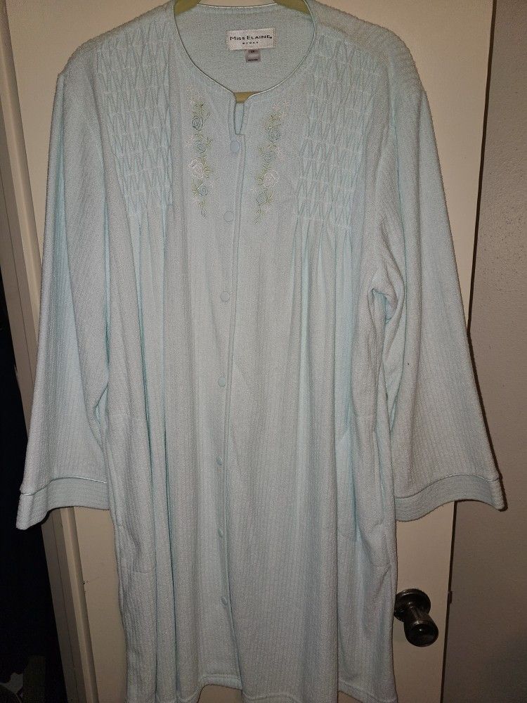 Women's Knee Length Robe