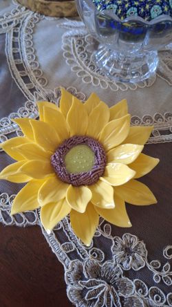 Ceramic wall art flower 5" w