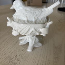 Westmoreland Milk Glass Bird Sitting on Nest, Vintage, 1950s, Pedestal Lidded Candy Dish Bowl