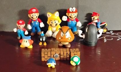 Nintendo Posable Mario's, PVC Figures & Refrigerator Magnet Lot