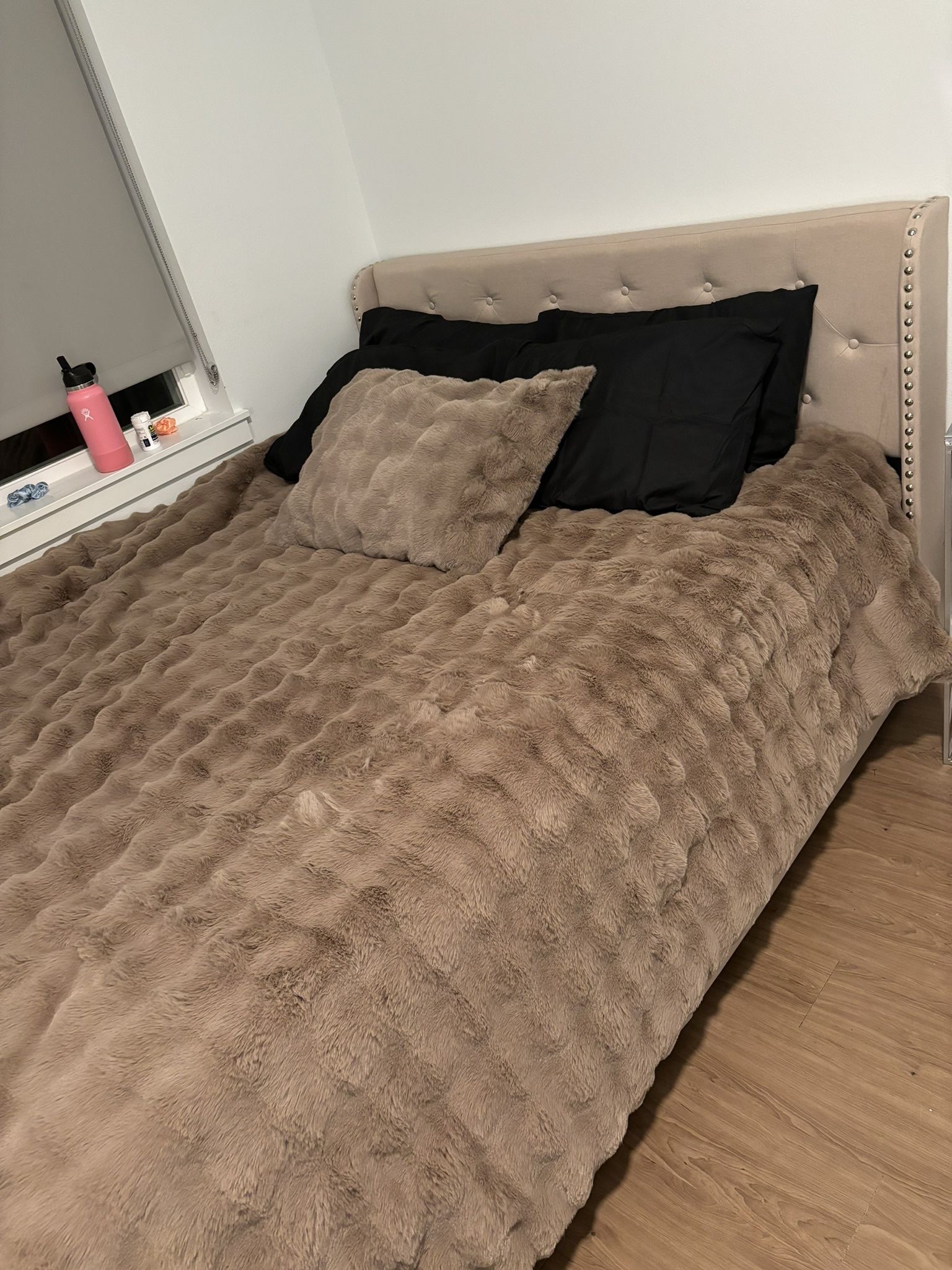 Amazon Queen Bed Frame with Headboard and Storage