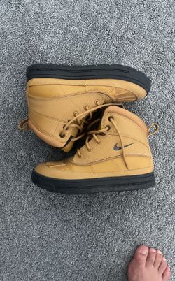 Nike Brown Boots Size 3
