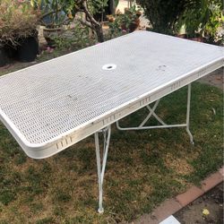 Retro  Table 