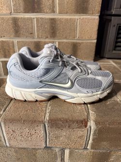 Nike V2K Run Grey Gum Sole Men's US 10 II6292-005
