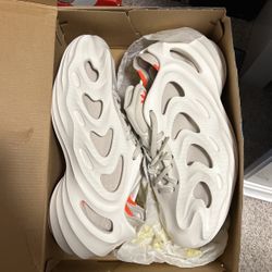 Adidas Adifoam Sz 8.5 MENS