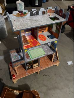 Play Pirate ship and pirate castle