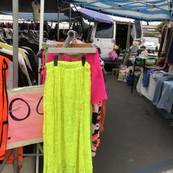 Vendo  Negocio    Del Swapmeet Incluyendo   Van  Persona Interesada.  Comunicars Van Persona Interesanda   