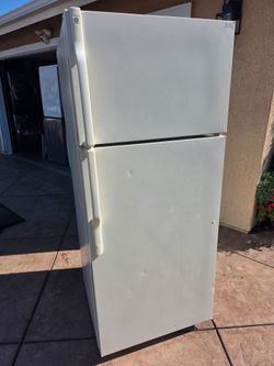 Refrigerator Apartment size w28 h67