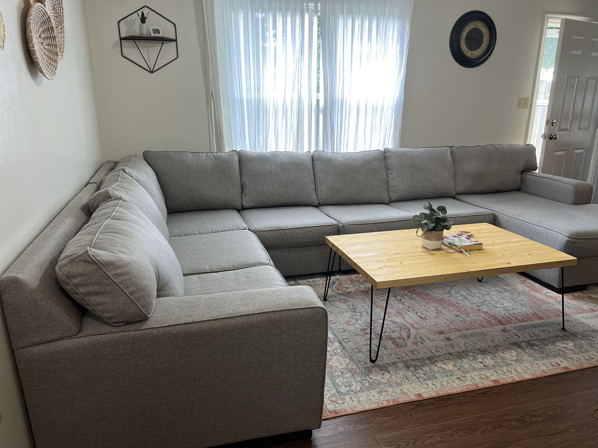 Gray Sectional With Chaise 