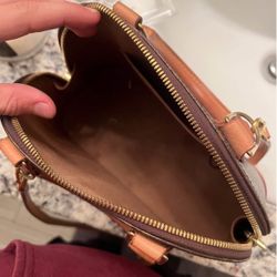 Louis Vuitton woman purse