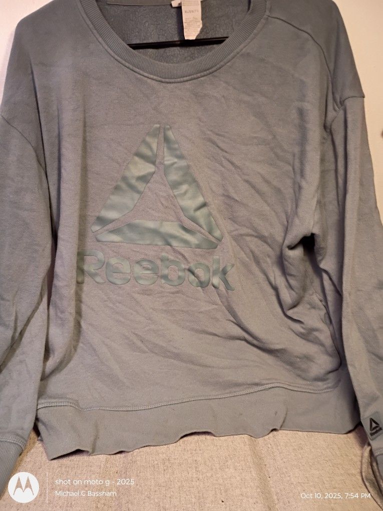 Women's Reebok Sweat suit Size LG 