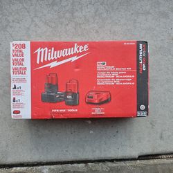 Milwaukee Battery starter Set