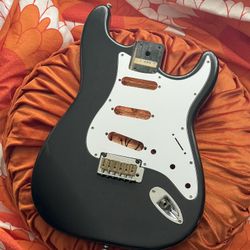 2000 Squier Standard Series Stratocaster Guitar Body With Extras!