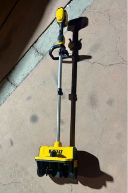 DEWALT DXSVXA2016-002B 20V MAX Cordless Snow Shovel **BATTERY NOT INCLUDED**