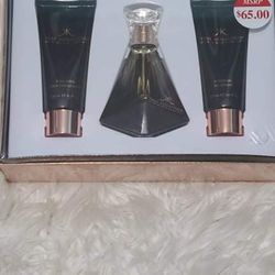 Kim Kardashian True Reflection Perfume Gift Set