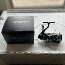Shimano Spinning Reel 19 VANQUISH 2500SHG Gear Ratio: 6.0:1 “Like new condition”
