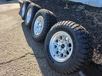 17" FALCON rims w/ 33" Ridgecrawler RT tires